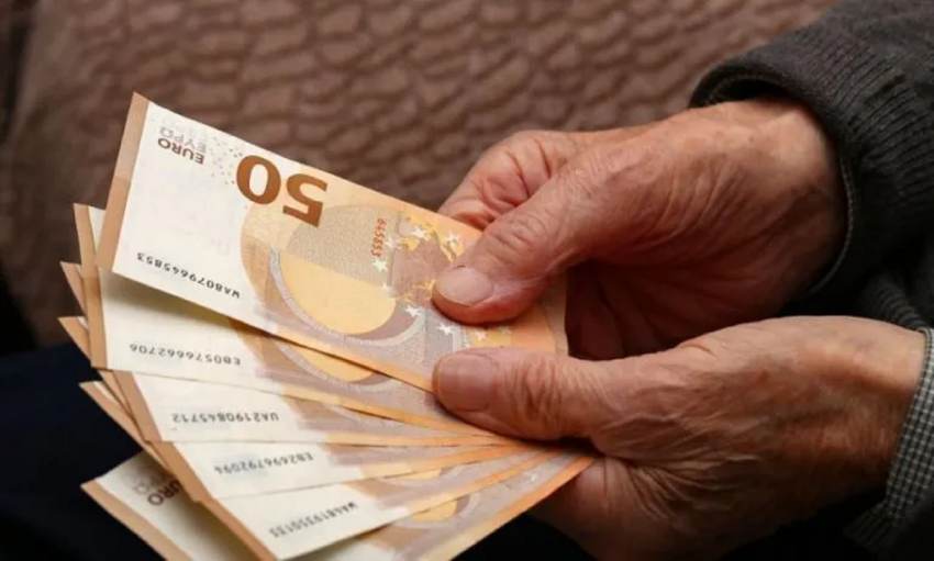 Αυξάνεται η σύνταξη χιλιάδων ομογενών συνταξιούχων