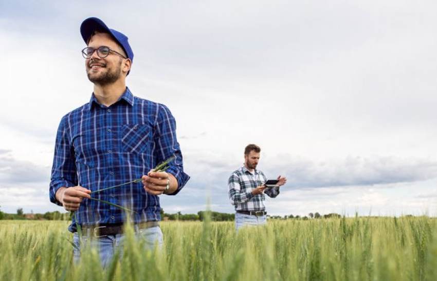 Υπογράφηκε απόφαση αύξησης εισφορών ΕΦΚΑ 3,46% σε αγρότες λόγω πληθωρισμού
