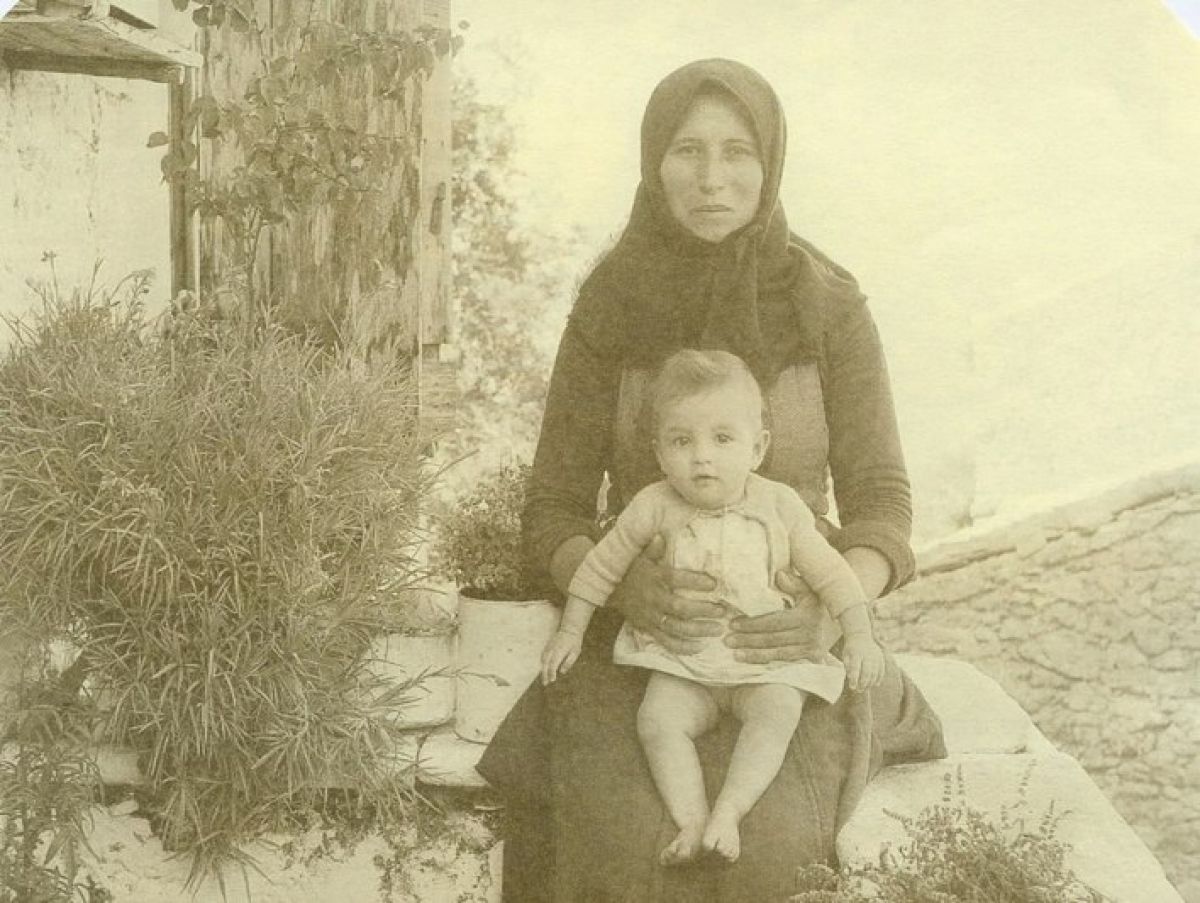 Γράφει ο Β. Μητράκος: «Η Μάνα»