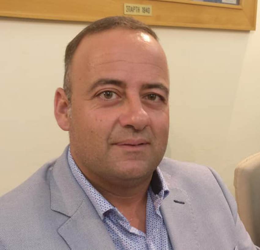 Το Ευχαριστώ και η απάντηση του Θανάση Καρλαύτη