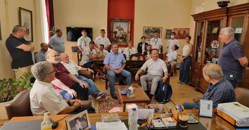 Επίσκεψη Προεδρείου Διεθνών Παιδικών Αγώνων στον Δήμαρχο  Ανατολικής Μάνης