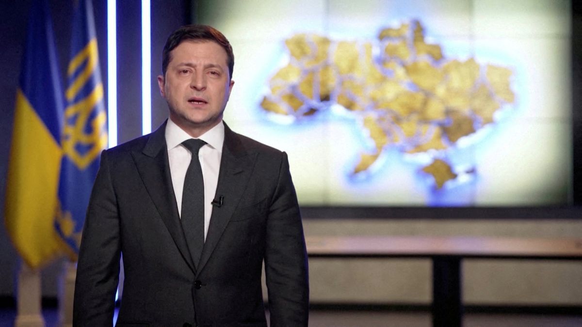 Διάγγελμα Ζελένσκι: Πάρτε τα όπλα - «Αυτός ο διάβολος θέλει να καταστρέψει ένα έθνος»