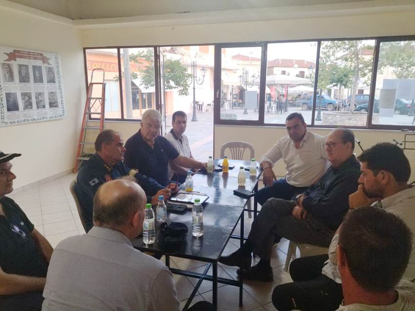 Ο περιφερειάρχης Πελοποννήσου Π. Νίκας ενημερώθηκε επιτόπου το απόγευμα για την πυρκαγιά στη Λακωνία, ανάμεσα σε Πυρί και Δαφνί