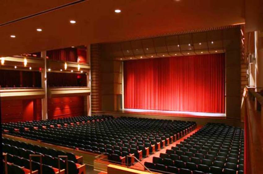 Οικονόμου: Συνολικά θα εκδοθούν 220 χιλιάδες επιταγές για το πρόγραμμα χορήγησης επιταγών θεάτρου