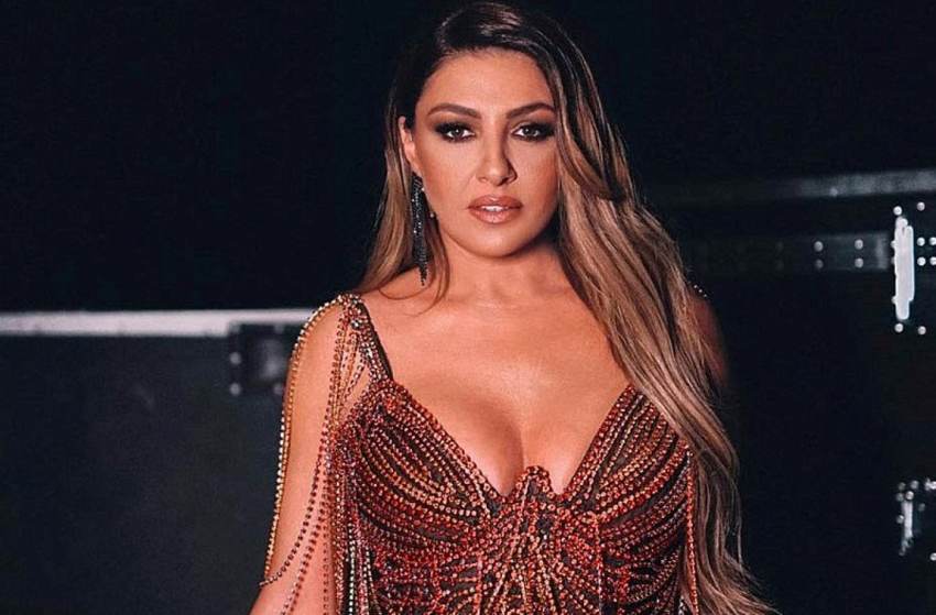 Η μοναδική Έλενα Παπαρίζου σε ένα εκρηκτικό show γεμάτο  εκπλήξεις στο Γύθειο