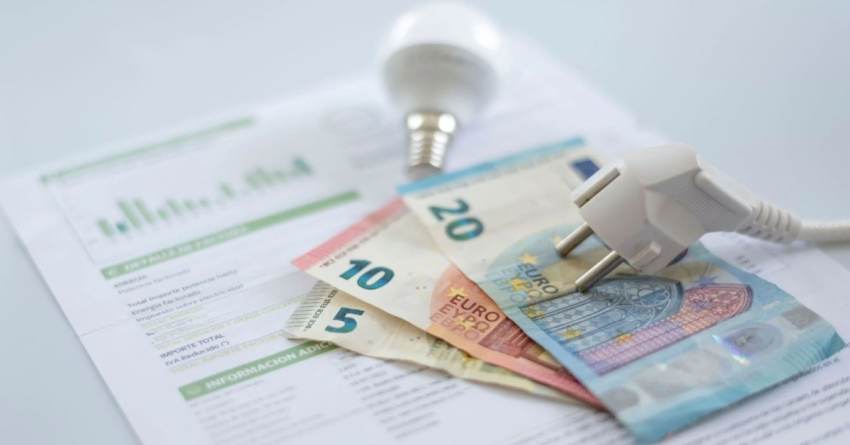 Αναδρομική επιδότηση για ρεύμα εμπορικών καταναλωτών, αρτοποιών και αγροτών