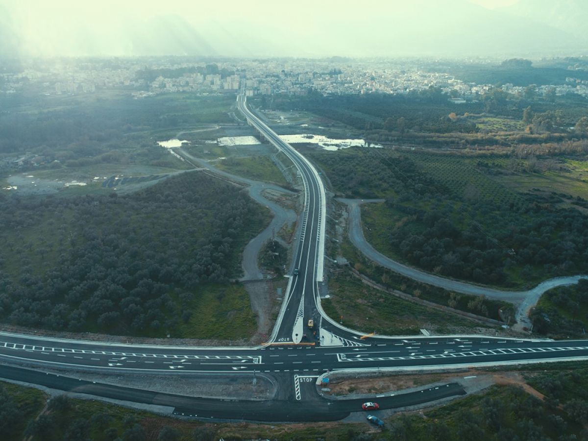 Κανονικά παραδίδεται στην κυκλοφορία αύριο Πέμπτη η νέα είσοδος της Σπάρτης -παρουσία του περιφερειάρχη Πελοποννήσου Π. Νίκα, αλλά χωρίς τελετή εγκαινίων