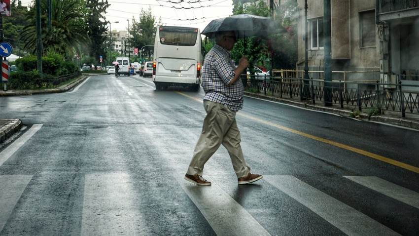 Καιρός: Συνεχίζεται η κακοκαιρία με βροχές και καταιγίδες