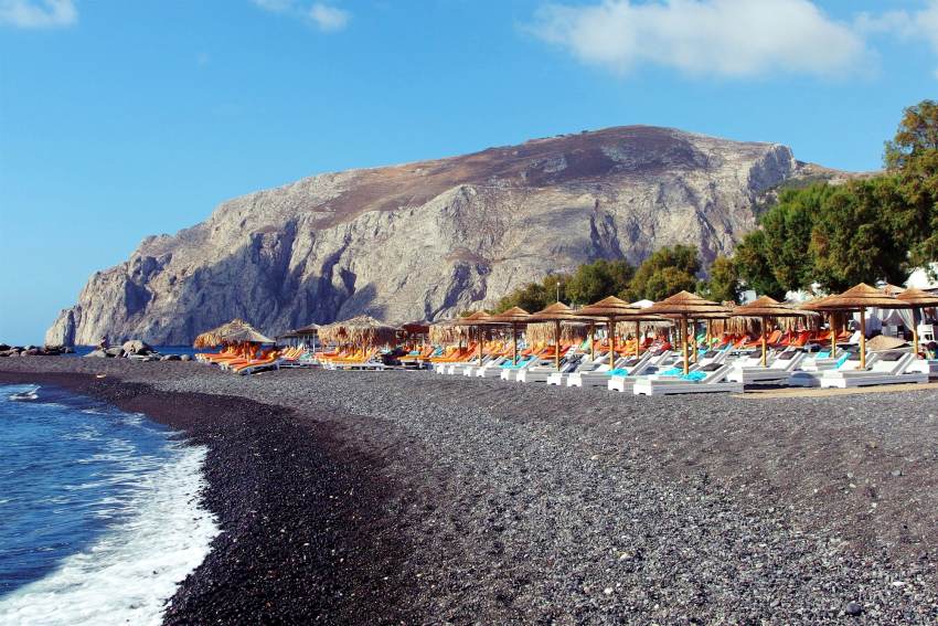 Λύση από αέρος για τις παρανομίες στις παραλίες
