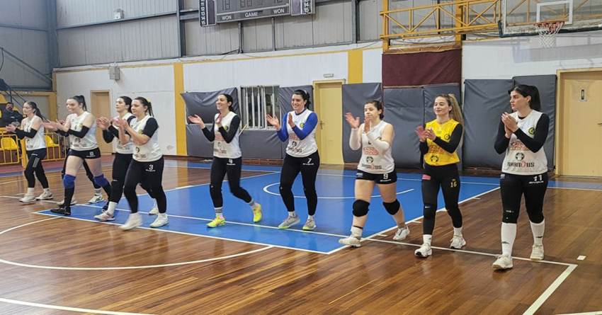 Σπαρτιατικός:Tμήμα βόλεϊ Νίκη με ανατροπή για τις γυναίκες και εκδρομή για το τμήμα βόλεϊ στο F4 κυπέλλου Ελλάδας στην Καλαμάτα.