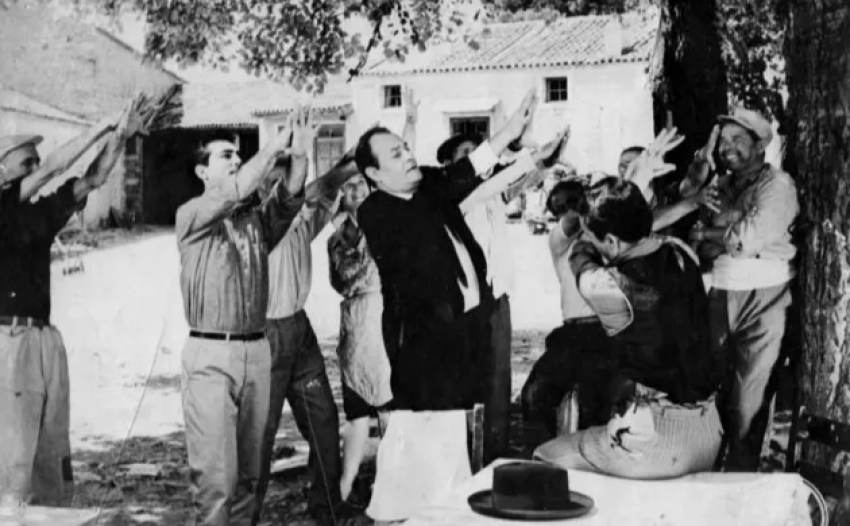 Υπάρχει και φιλότιμο (1965-1966)