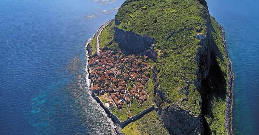 Προμήθεια και Εγκατάσταση Τελεφερίκ για το κάστρο Μονεμβασίας συνολικού Π/Υ 6.800.360,00€