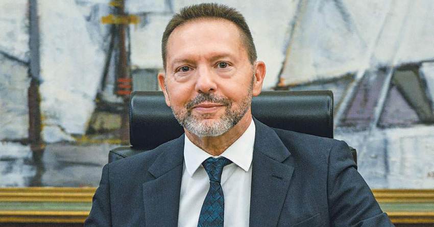 Στουρνάρας: Η ελληνική οικονομία πάει καλά, αλλά μην το χαλάσουμε εν όψει εκλογών