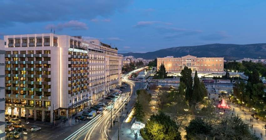 "Στον Ελληνικό πολιτισμό και στην Αειφορία στηρίζεται η αυθεντική φιλοξενία που πρεσβεύει το εμβληματικό NJV Athens Plaza"