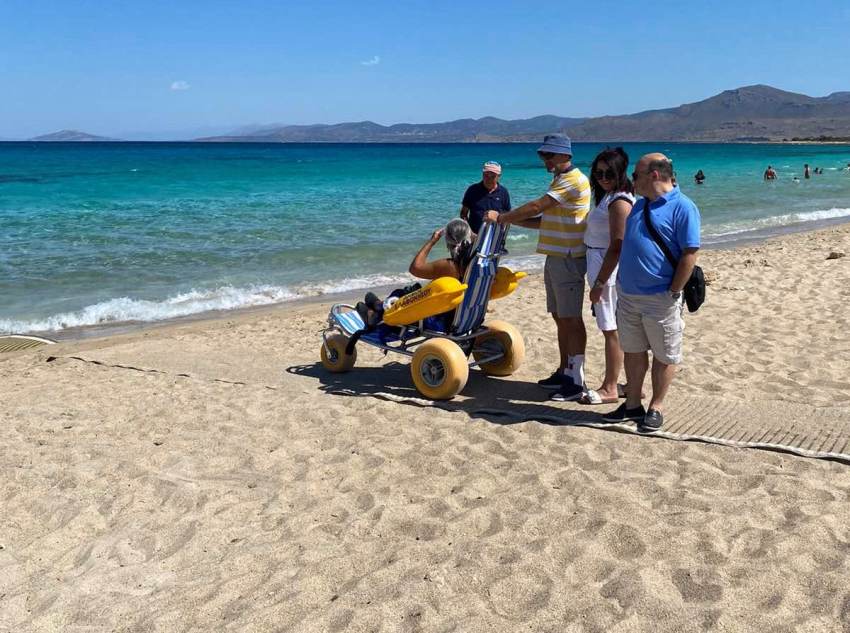 Δοκιμή - Εγκαινιασμός ειδικής ράμπας ΑμεΑ σε παραλίες της Ελαφονήσου!