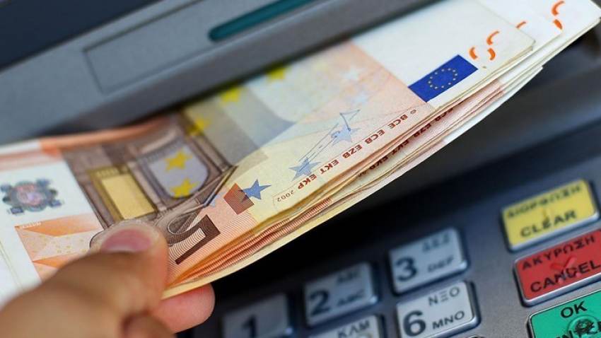 Συντάξεις Ιουλίου: Προβλήματα στην πληρωμή συνταξιούχων