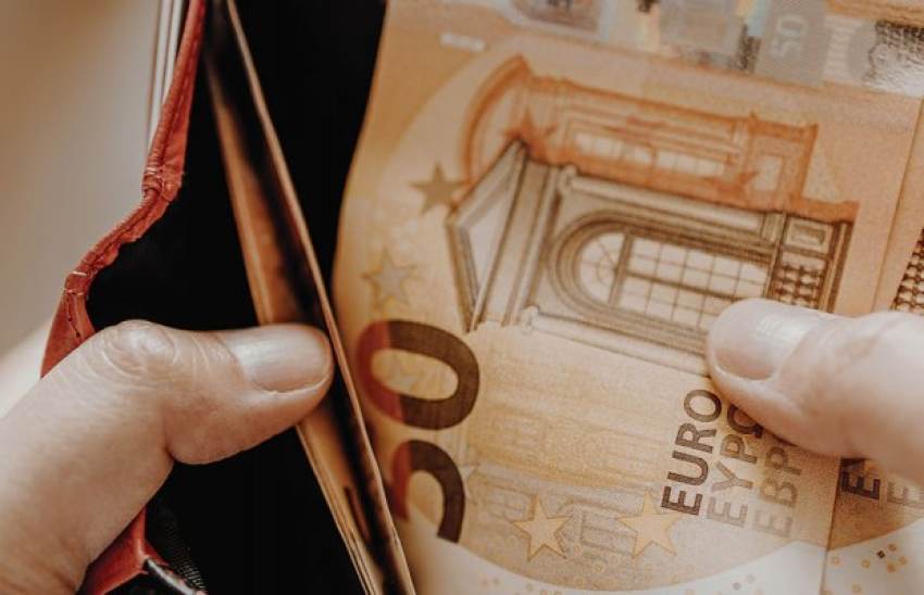 Αναδιανεμητική έως 17,3 αρόσιμες 14,5 δενδρώδεις και 22,1 βοσκοτόπια, δεν θέλει παραγωγή