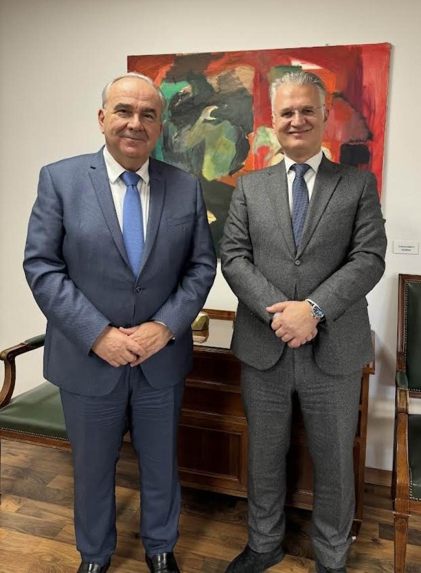 Συνάντηση του Περιφερειάρχη Πελοποννήσου Δημήτρη Πτωχού με τον αναπληρωτή Υπουργό Εθνικής Οικονομίας και Οικονομικών Νίκο  Παπαθανάση