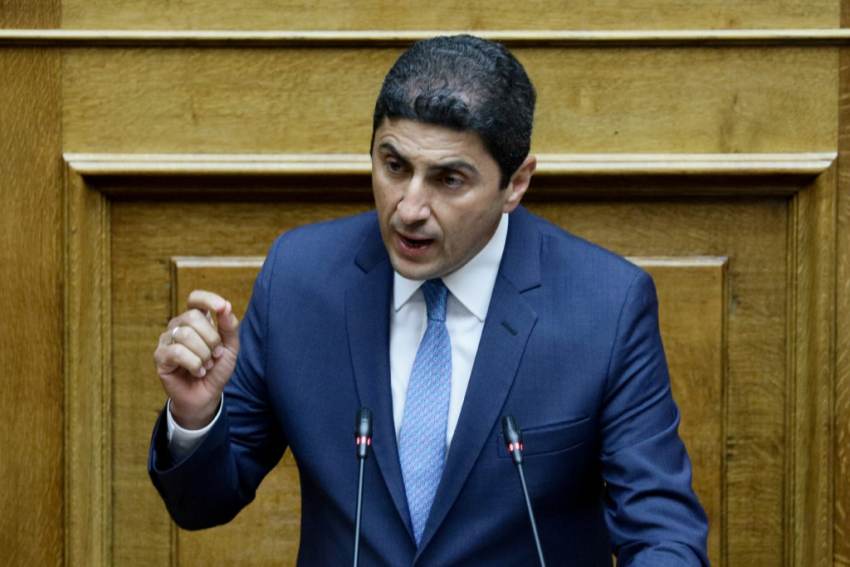 Αυγενάκης: Νέα επίθεση στην ΕΠΟ από τη Βουλή, ανακοίνωσε τελευταία παράταση για το Μητρώο