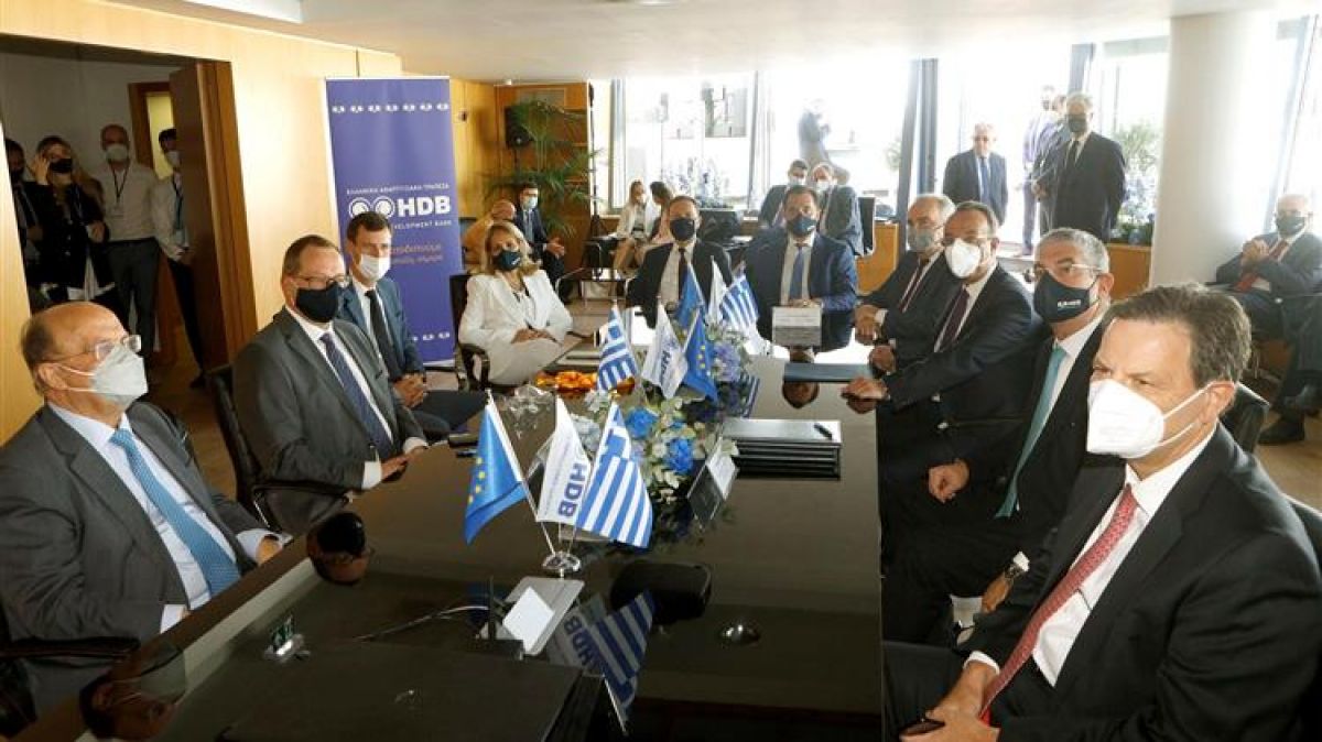 Δάνεια 2 δισ ευρώ σε επιχειρήσεις μέσω της Ελληνικής Αναπτυξιακής Τράπεζας με στήριξη της ΕΤΕπ