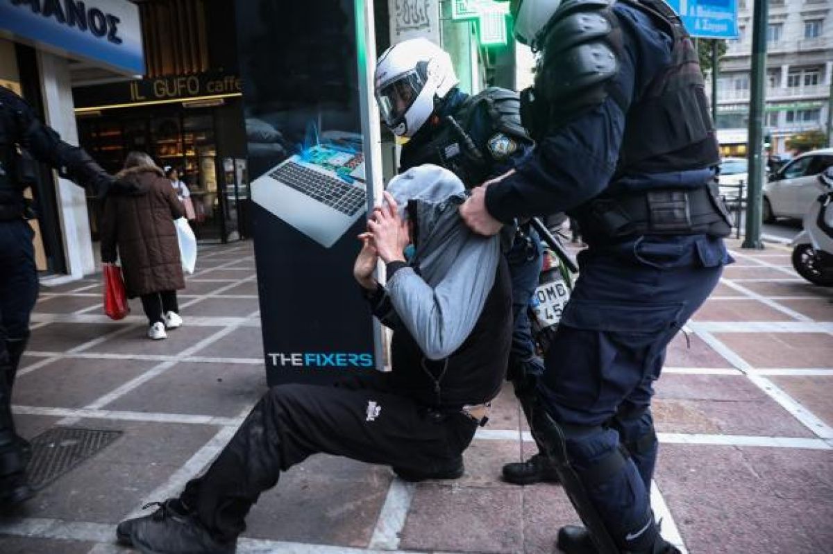 Συγκέντρωση για τον Κουφοντίνα: Αστυνομικοί επιτέθηκαν σε διαδηλωτές - 21 προσαγωγές (Photos)