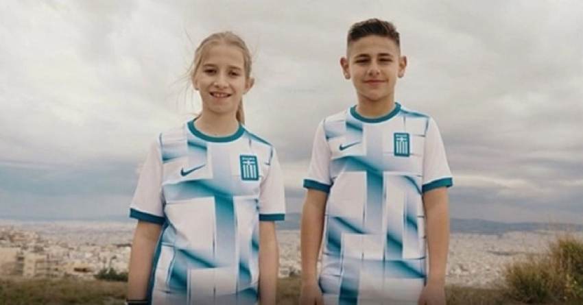 Η Εθνική ομάδα παρουσίασε τη νέα της φανέλα (vid)