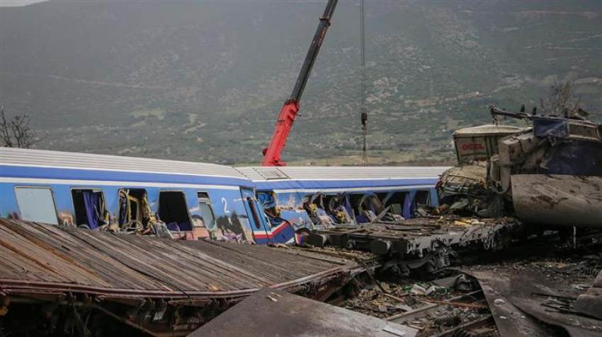 Τριήμερο εθνικό πένθος και ακύρωση των εκδηλώσεων