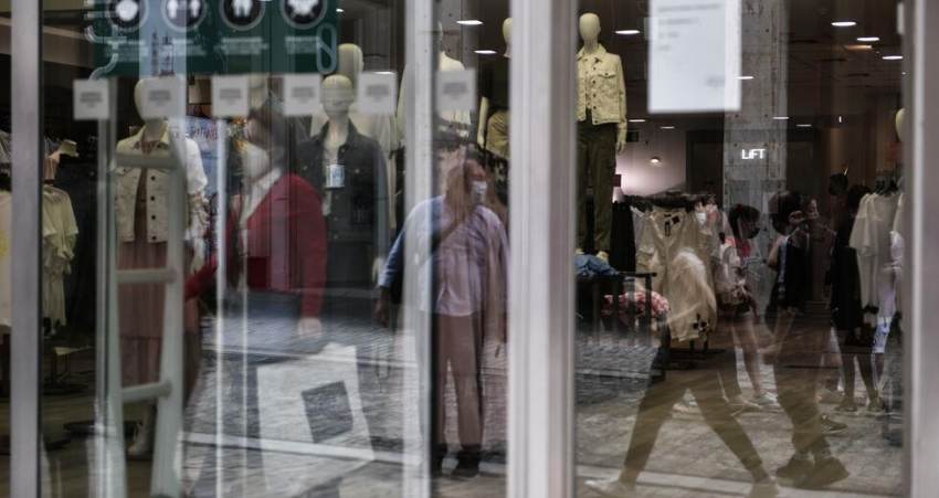 Έρευνα ΓΣΕΒΕΕ: «Πεθαίνουν» οι μικρές επιχειρήσεις - Πτώση πωλήσεων, εκτόξευση οφειλών