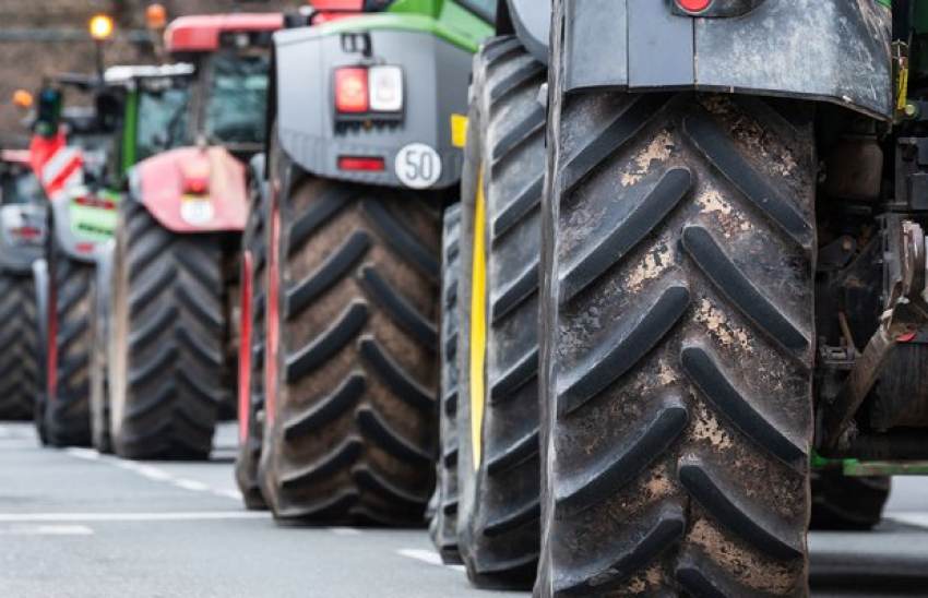 Συσκέψεις και κινητοποιήσεις αγροτών σε όλη την χώρα, βλέπουν μείωση εισοδήματος