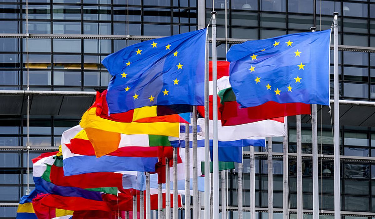Η ΕΕ αποκλείει την πρόωρη ένταξη της Ουκρανίας