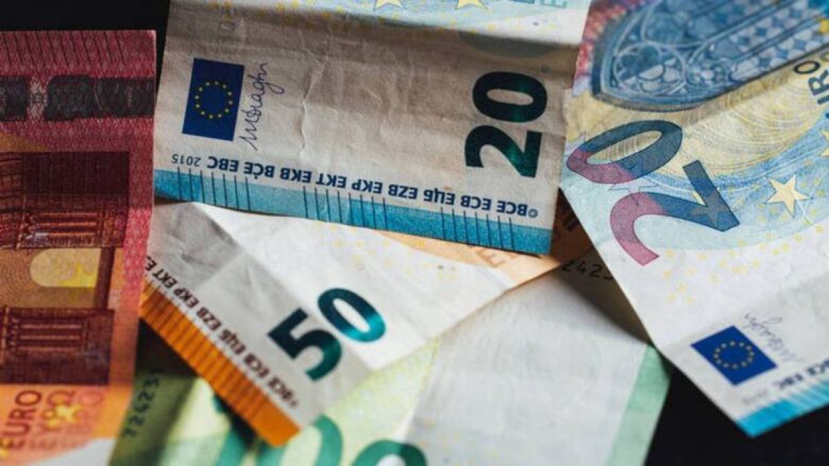 Ελάχιστο Εγγυημένο Εισόδημα: Σήμερα η πίστωση στους λογαριασμούς – Οι τελευταίες πληροφορίες για το κοινωνικό μέρισμα