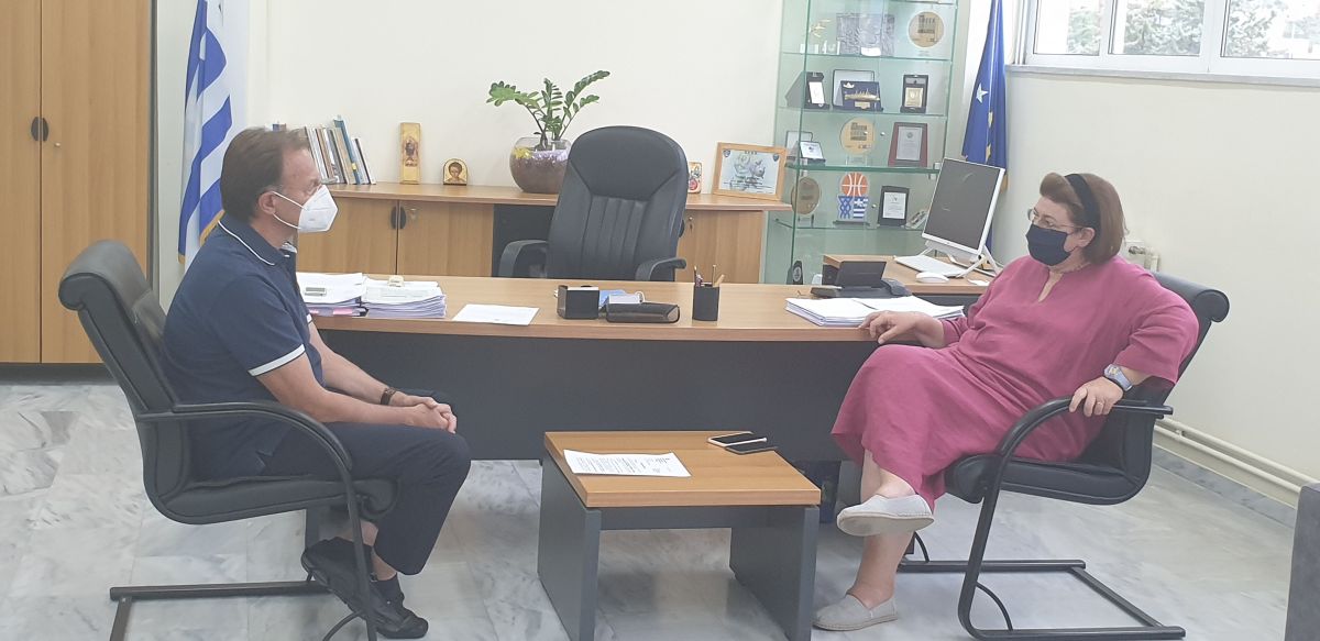 ΕΠΙΣΚΕΨΗ κας ΛΙΝΑΣ ΜΕΝΔΩΝΗ ΣΤΟ ΔΗΜΑΡΧΕΙΟ ΜΟΛΑΩΝ