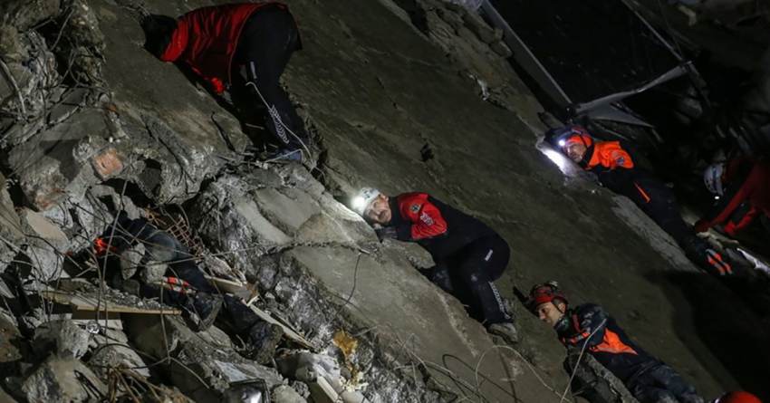 Νέος σεισμός 5,6R στην Τουρκία - Πάνω από 4.700 οι νεκροί σε Τουρκία και Συρία