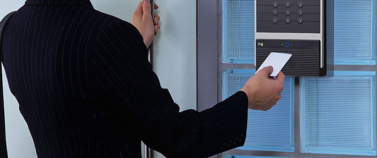Καταγγελία: Προμήθεια συστήματος ελέγχου ωραρίου με δακτυλικό αποτύπωμα για δημόσιες υπηρεσίες