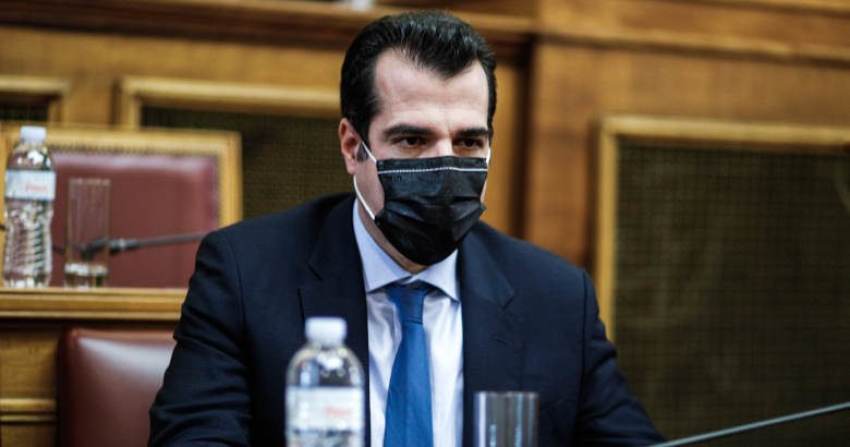 Πλεύρης: Εξετάζουμε τη διαγραφή προστίμων στους άνω των 60 που τελικά εμβολιάστηκαν