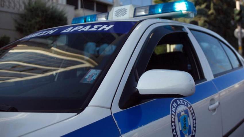 Αστυνομικός πουλούσε ναρκωτικά με υπηρεσιακό όχημα!
