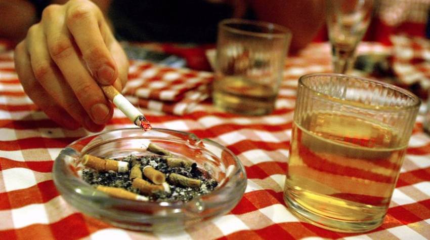 Νικοτίνη: Πώς θα μειώσουμε τη βλάβη και θα προστατεύσουμε τους νέους