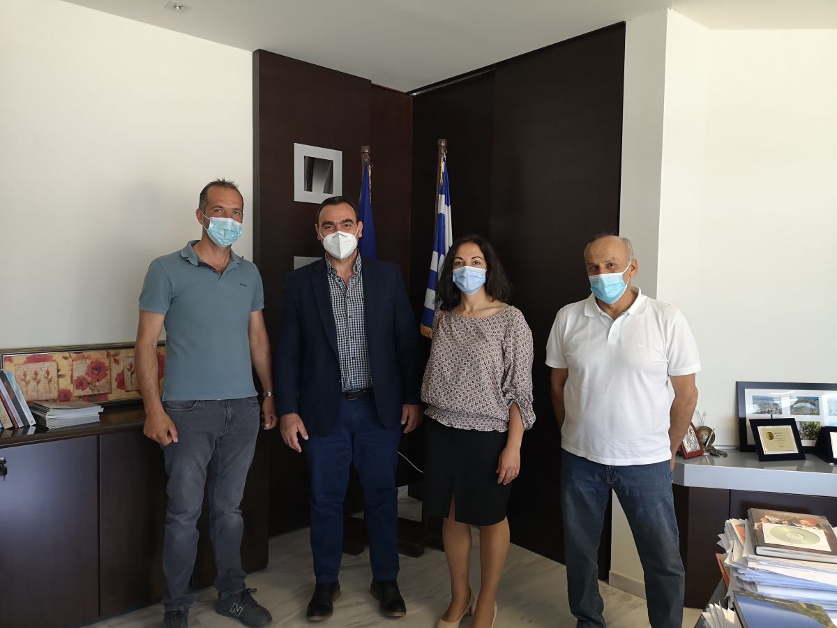 Συνάντηση Θ. Βερούτη με τους Πρόεδρους των Κοινοτήτων Σελλασίας, Θεολόγου και Βουτιάνων 