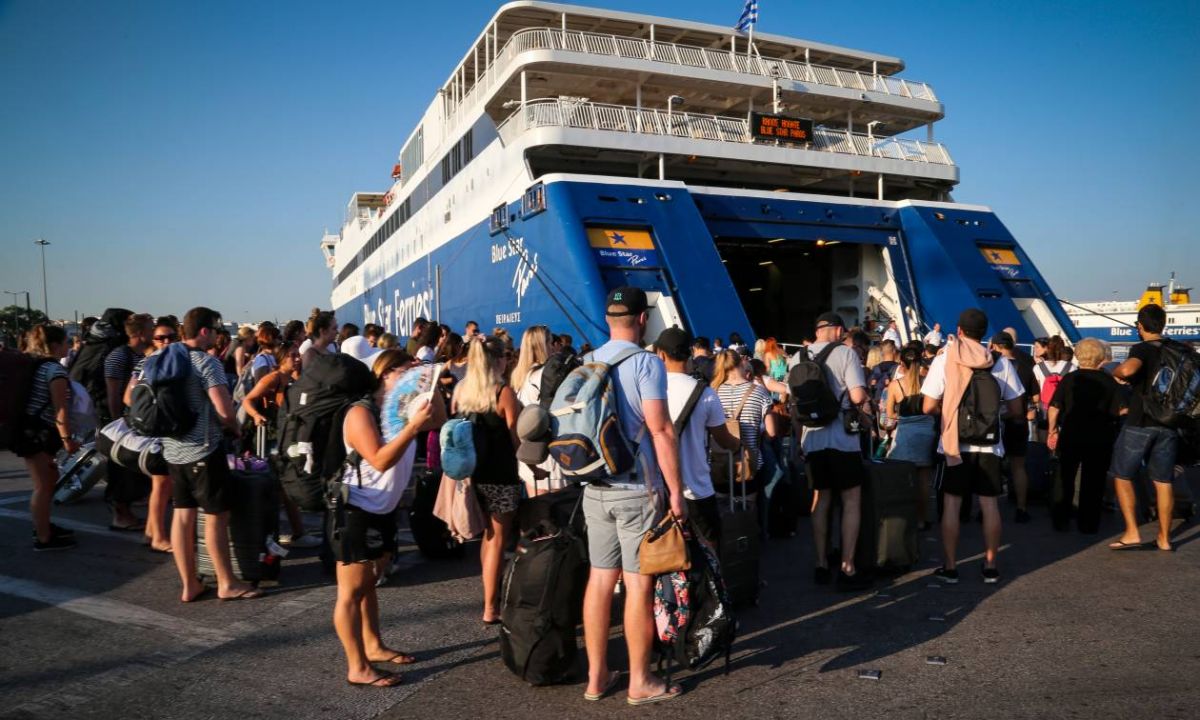 Νέο καθεστώς μετακινήσεων με πλοία προς τα νησιά -