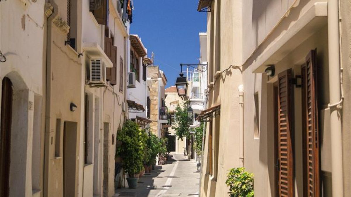 Σταϊκούρας: Εξετάζεται η περαιτέρω μείωση του ΕΝΦΙΑ κατά 8%