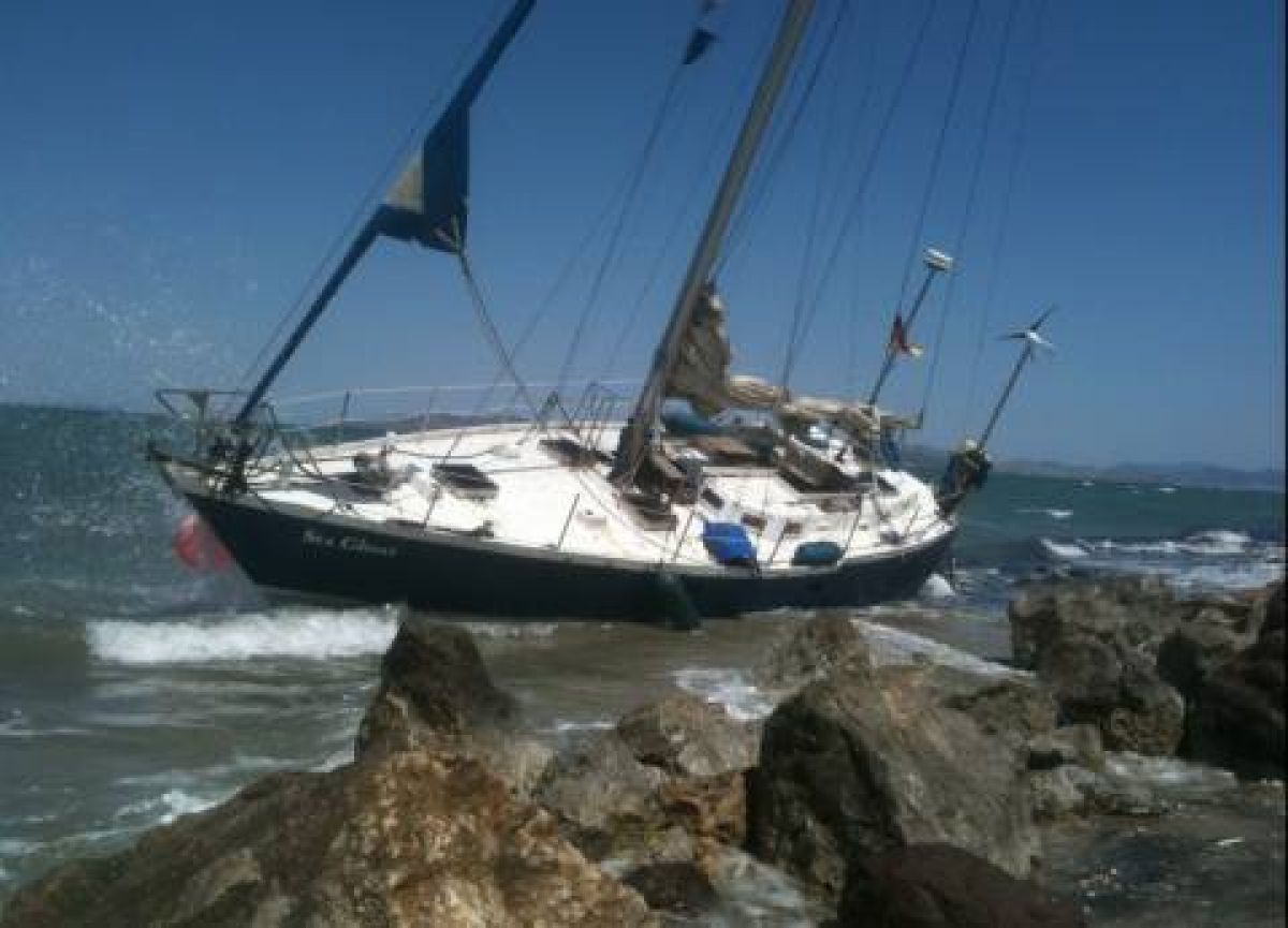Προσάραξη σε αμμώδη αβαθή ιστιοφόρου σκάφους στο Πόρτο Κάγιο Δήμου Ανατολικής Μάνης