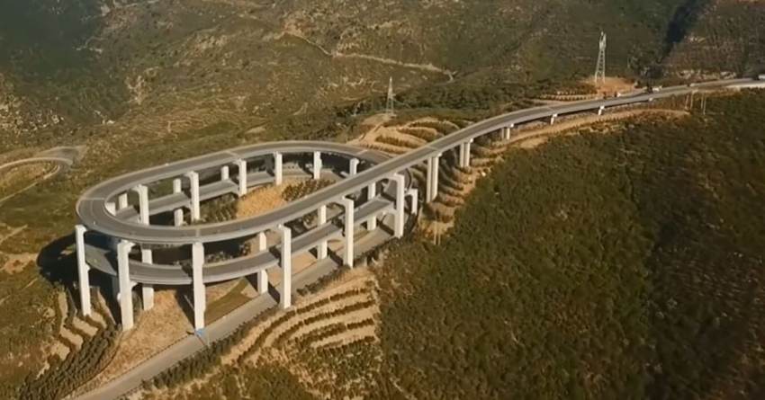 Αυτός είναι ο πιο τρομακτικός αυτοκινητόδρομος στον κόσμο! (+video)