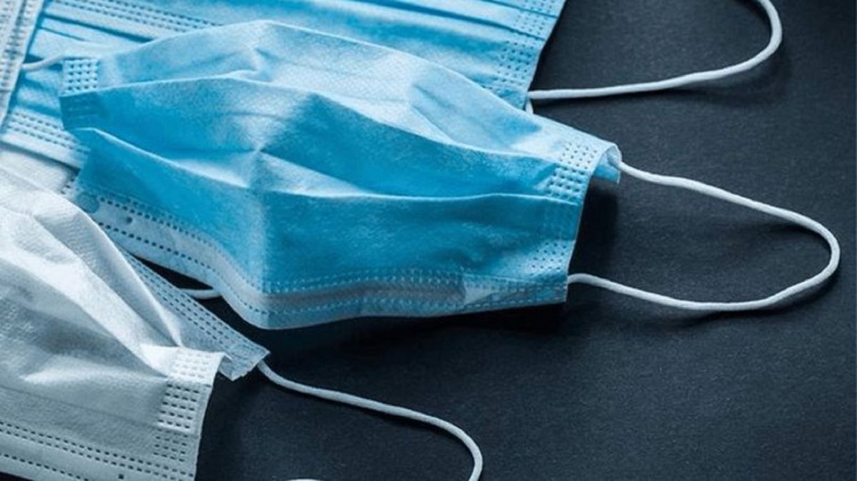 «Βόμβα» Πλεύρη: Πιθανό να μην καταργηθεί η μάσκα σε εσωτερικούς χώρους από την 1η Ιουνίου