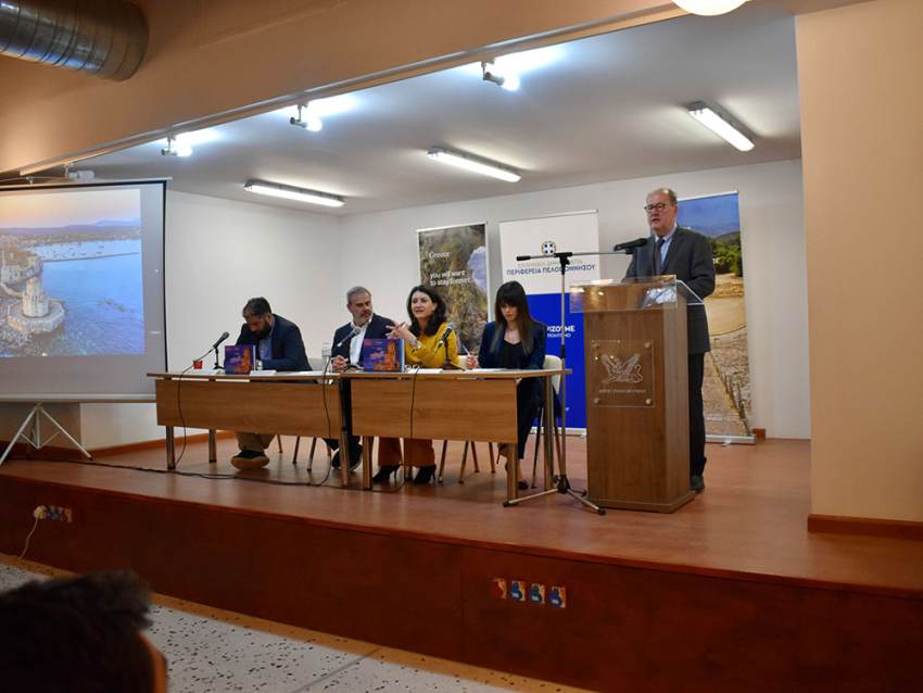 Σημαντικού ύψους πιστώσεις από την Περιφέρεια Πελοποννήσου για τα κάστρα της – παρουσιάστηκε στη Μεθώνη το λεύκωμα του ΕΟΤ “Ελλάδα – Ταξιδεύοντας στα κάστρα της / Touring the castles of  Greece”