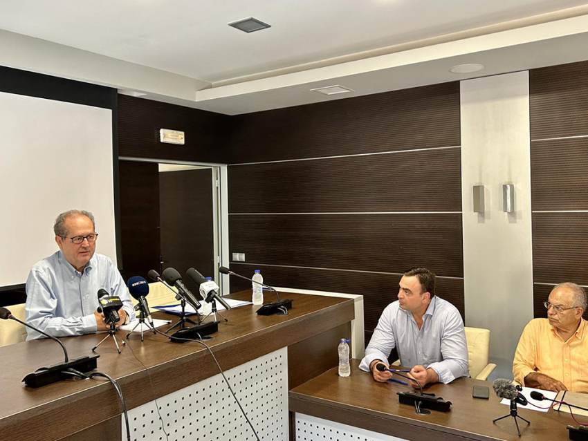 Σύμβαση για σημαντικό οδικό έργο 6,5 εκ ευρώ στη Λακωνία υπέγραψε με τον ανάδοχο ο περιφερειάρχης Πελοποννήσου Π. Νίκας