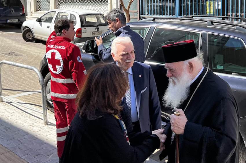 Ο Αρχιεπίσκοπος Αθηνών και πάσης Ελλάδος, Ιερώνυμος και ο Πρόεδρος του Ελληνικού Ερυθρού Σταυρού, Dr. Αντώνιος Αυγερινός, τίμησαν τη λαμπρή  εκδήλωση του Π.Τ. Ε.Ε.Σ. Θήβας
