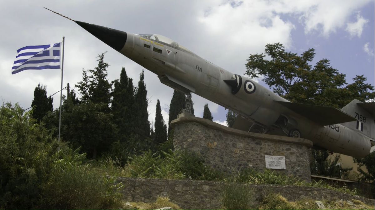 Ο ΔΗΜΟΣ ΣΠΑΡΤΗΣ  &amp; Η ΚΟΙΝΟΤΗΤΑ ΓΕΩΡΓΙΤΣΙΟΥ ΤΙΜΑ ΤΟΥΣ ΥΠΕΡ ΠΑΤΡΙΔΟΣ  ΠΕΣΟΝΤΕΣ  ΑΕΡΟΠΟΡΟΥΣ