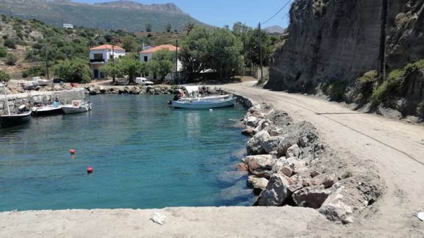 Για τις ζημιές στο λιμάνι του Παλαιοκάστρου μιλά το Σωματείο ΨΑΡΑΔΩΝ Νεάπολης