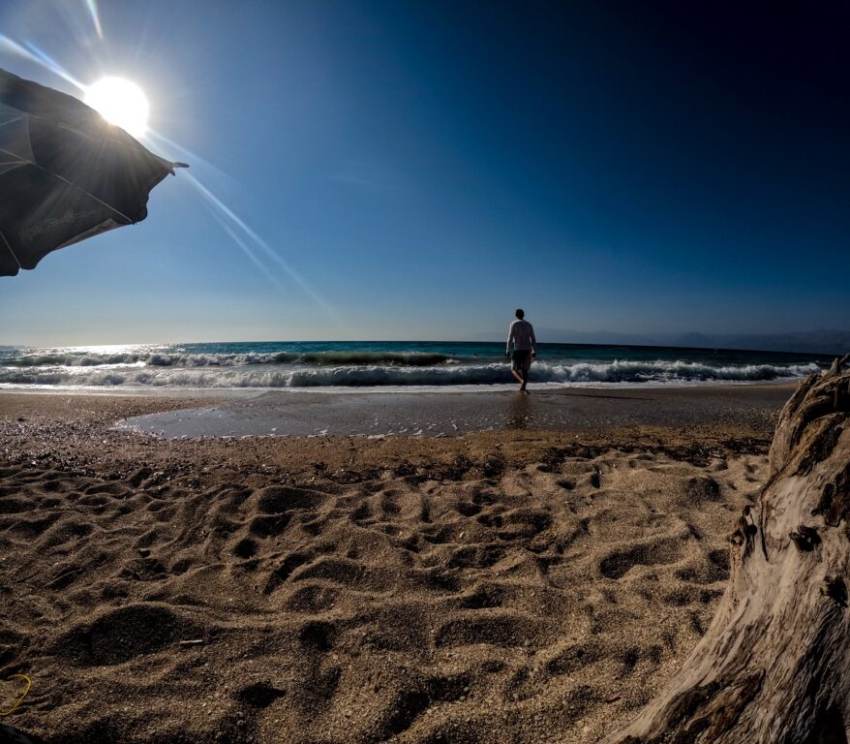 Δήμος Ανατολικής Μάνης: Χωματερή σε παραλία στην Βάθεια (φωτο)