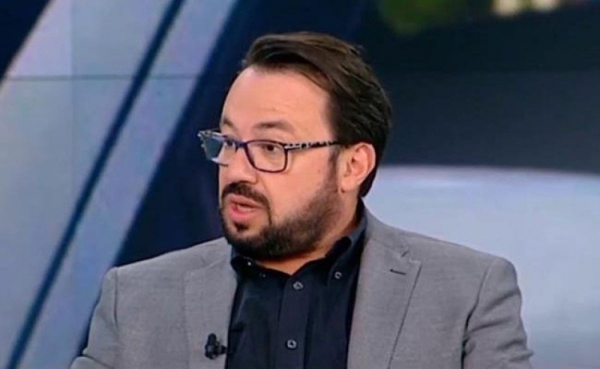 Βασίλης Ντούμας: Οι πρώτες δηλώσεις μετά την έκρηξη έξω από το σπίτι του – «Δεν με πτοούν»